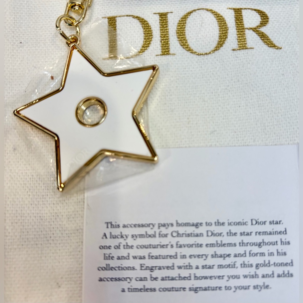 NIB DIOR GOLD AND CREAM STAR KEYCHAIN/BAG CHARM - Picture 4 of 4